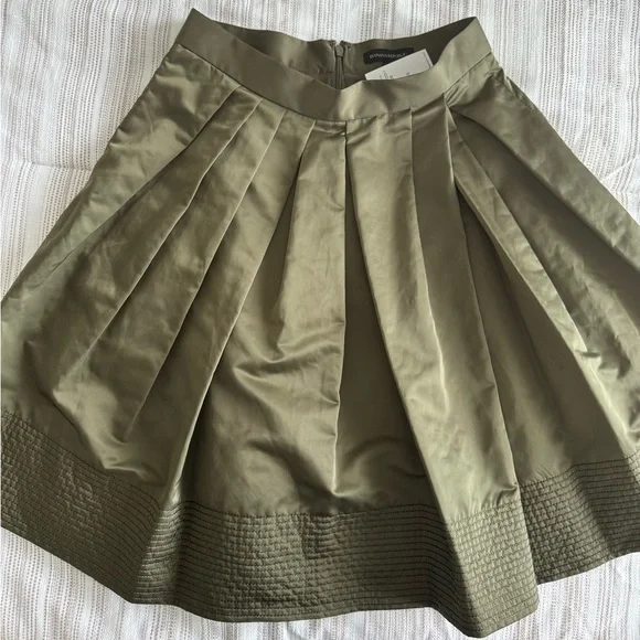 NWT BANANA REPUBLIC TAFFETA FIT-AND-FLARE SKIRT IN OLIVE GREEN - Picture 10 of 10